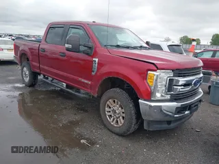 2017 Ford F-250 Lariat z VIN 1FT7W2BT6HEB48815, wystawiony jako IAAI lot #42162188 z przebiegiem 149 600 mil mil oraz . Historia ofert i sprzedaży dostępna na DreamBid. Obrazek 1.