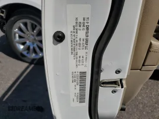 2012 Chrysler 300 C z VIN 2C3CCAET6CH195930, wystawiony jako Copart lot #54779835 z przebiegiem 103 022 mil mil oraz Szkoda całkowita • Salvage title. Historia ofert i sprzedaży dostępna na DreamBid. Obrazek 12.