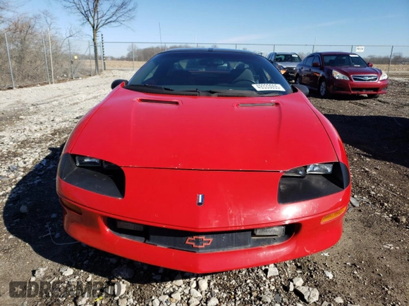 1994 Chevrolet Camaro z VIN 2G1FP22SXR2165249, wystawiony jako Copart lot #49333055 z przebiegiem 196 736 mil mil oraz Czysty tytuł • Clean title. Historia ofert i sprzedaży dostępna na DreamBid. Obrazek 5.