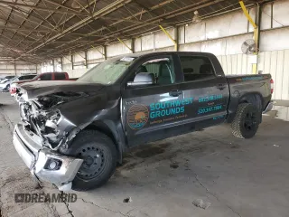 2015 Toyota Tundra SR5 z VIN 5TFDW5F17FX469485, wystawiony jako Copart lot #80274954 z przebiegiem 239 508 mil mil oraz Szkoda całkowita • Salvage title. Historia ofert i sprzedaży dostępna na DreamBid. Obrazek 1.