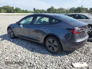 2023 Tesla Model 3 z VIN 5YJ3E1EA1PF647301, wystawiony jako Copart lot #58545905 z przebiegiem 21 082 mil mil oraz Szkody całkowita. Historia ofert i sprzedaży dostępna na DreamBid. Obrazek 2.