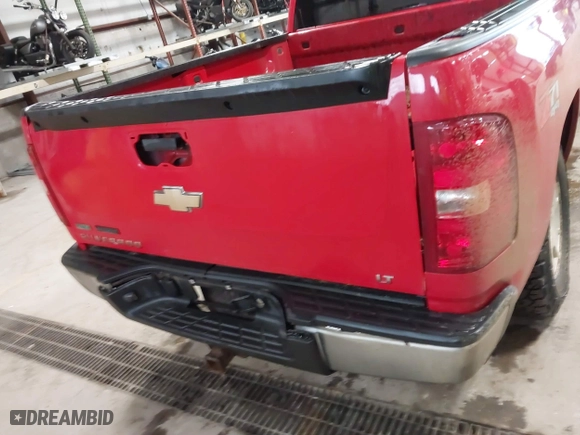 2010 Chevrolet Silverado 1500 LT with VIN 1GCSKSE35AZ214979, listed as a IAAI auction lot 41479224 with 272,254 mi miles. Bid and sale history available at carsss.com. Image 16.