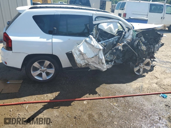 2015 Jeep Compass Latitude with VIN 1C4NJCEB8FD400162, listed as a Copart auction lot 58816744 with 107,024 mi miles and Non Repairable. Bid and sale history available at carsss.com. Image 3.