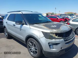 2019 Ford Explorer Sport z VIN 1FM5K8GT6KGB08238, wystawiony jako IAAI lot #42312889 z przebiegiem Nie podano mil oraz . Historia ofert i sprzedaży dostępna na DreamBid. Obrazek 1.