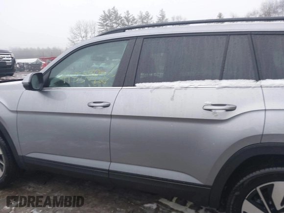 2024 Volkswagen Atlas SE z VIN 1V2HR2CA5RC573575, wystawiony jako IAAI lot #41508927 z przebiegiem 2 647 mil mil oraz . Historia ofert i sprzedaży dostępna na DreamBid. Obrazek 14.