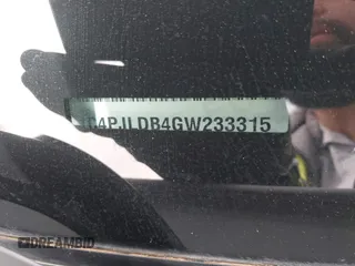 2016 Jeep Cherokee Limited with VIN 1C4PJLDB4GW233315, listed as a IAAI auction lot 41788329 with 116,174 mi miles. Bid and sale history available at carsss.com. Image 9.