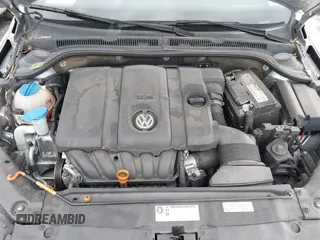 2013 Volkswagen Jetta Sedan SE with VIN 3VWDP7AJ3DM211027, listed as a IAAI auction lot 41849198 with 125,624 mi miles. Bid and sale history available at carsss.com. Image 10.