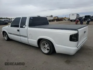 2000 GMC Sonoma SLS with VIN 1GTCS19W8Y8176036, listed as a Copart auction lot 78777564 with 159,084 mi miles and Salvage Title. Bid and sale history available at carsss.com. Image 2.