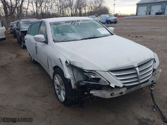 2013 Hyundai Genesis 3.8L with VIN KMHGC4DD9DU246579, listed as a IAAI auction lot 41458081 with 172,873 mi miles. Bid and sale history available at carsss.com. Image 1.