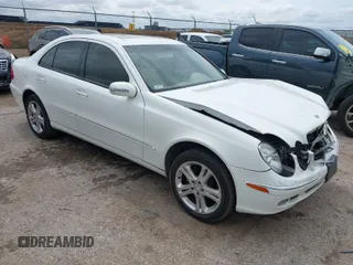 2005 Mercedes-Benz E 500 z VIN WDBUF70J55A686912, wystawiony jako IAAI lot #41914529 z przebiegiem 93 853 mil mil oraz . Historia ofert i sprzedaży dostępna na DreamBid. Obrazek 1.