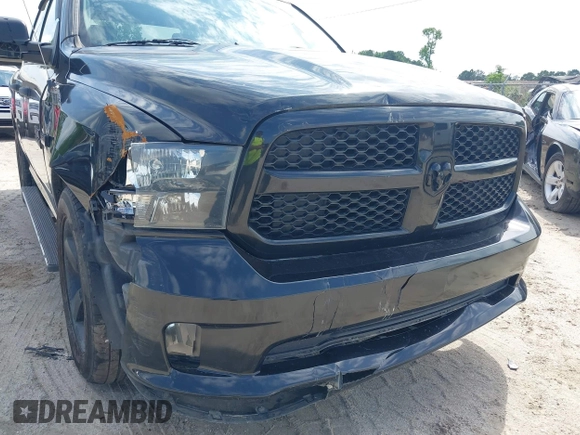 2015 Ram 1500 Express z VIN 3C6RR6KT3FG687249, wystawiony jako IAAI lot #42253945 z przebiegiem 162 166 mil mil oraz . Historia ofert i sprzedaży dostępna na DreamBid. Obrazek 18.