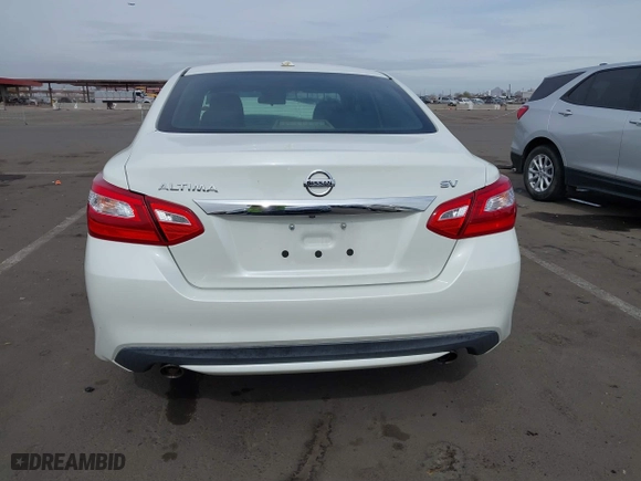 2017 Nissan Altima 2.5 SV with VIN 1N4AL3AP5HC182058, listed as a IAAI auction lot 41579072 with 81,423 mi miles. Bid and sale history available at carsss.com. Image 16.