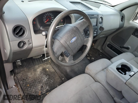 2006 Ford F-150 STX with VIN 1FTRF02296KB31638, listed as a Copart auction lot 43396335 with 234,953 mi miles and Clean Title. Bid and sale history available at carsss.com. Image 8.