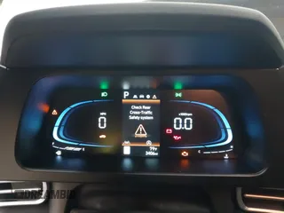 2025 Hyundai Elantra SE z VIN KMHLL4DG5SU913590, wystawiony jako IAAI lot #41900727 z przebiegiem 3 406 mil mil oraz . Historia ofert i sprzedaży dostępna na DreamBid. Obrazek 7.