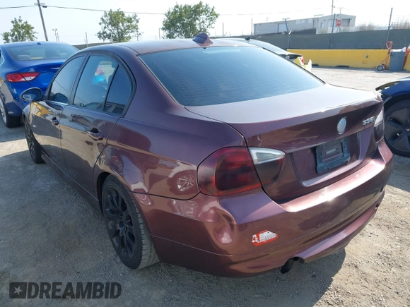 2007 BMW 3 Series 335i z VIN WBAVB73577PA85162, wystawiony jako IAAI lot #42427796 z przebiegiem 168 521 mil mil oraz . Historia ofert i sprzedaży dostępna na DreamBid. Obrazek 6.