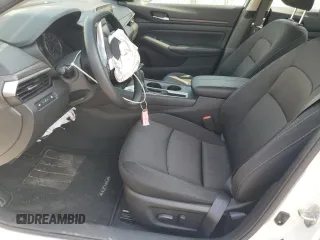 2025 Nissan Altima SV z VIN 1N4BL4DVXSN312223, wystawiony jako Copart lot #60617385 z przebiegiem 16 403 mil mil oraz Czysty tytuł • Clean title. Historia ofert i sprzedaży dostępna na DreamBid. Obrazek 7.