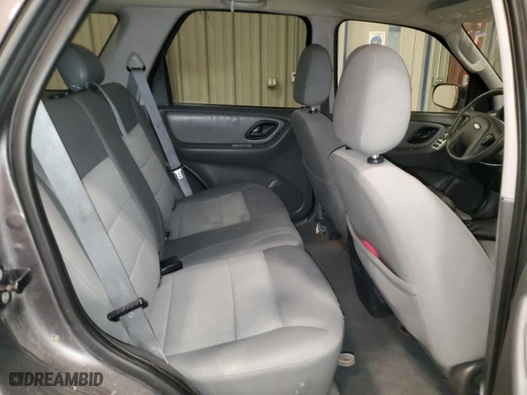 2005 Ford Escape XLT with VIN 1FMYU93135KB23475, listed as a Copart auction lot 44240295 with 210,732 mi miles and Clean Title. Bid and sale history available at carsss.com. Image 10.