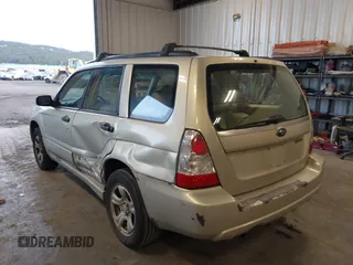 2006 Subaru Forester 2.5 X with VIN JF1SG63686H752925, listed as a IAAI auction lot 41786667 with 233,115 mi miles. Bid and sale history available at carsss.com. Image 3.