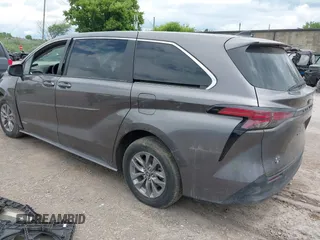 2021 Toyota Sienna LE with VIN 5TDKRKEC9MS034194, listed as a IAAI auction lot 42552990 with 21,633 mi miles and . Bid and sale history available at DreamBid. Image 3.