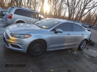 2018 Ford Fusion SE z VIN 3FA6P0LU4JR269064, wystawiony jako IAAI lot #41222967 z przebiegiem 115 077 mil mil oraz . Historia ofert i sprzedaży dostępna na DreamBid. Obrazek 15.