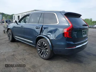 2025 Volvo XC90 z VIN YV4062PG4S1349248, wystawiony jako IAAI lot #42080418 z przebiegiem 3140 mil mil oraz . Historia ofert i sprzedaży dostępna na DreamBid. Obrazek 3.