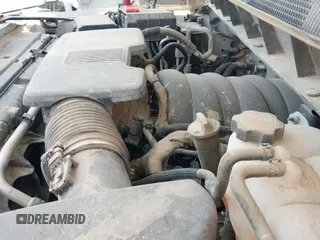 2021 Chevrolet Silverado 1500 Work Truck z VIN 1GCRYAEF9MZ353034, wystawiony jako IAAI lot #42571110 z przebiegiem 84 284 mil mil oraz . Historia ofert i sprzedaży dostępna na DreamBid. Obrazek 17.