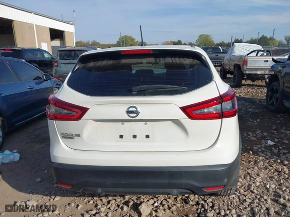 2021 Nissan Rogue Sport S with VIN JN1BJ1AV8MW320615, listed as a IAAI auction lot 40752620 with 65,543 mi miles. Bid and sale history available at carsss.com. Image 15.