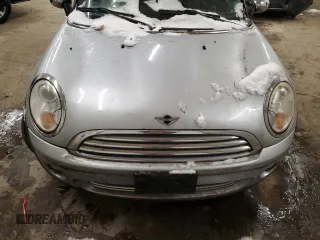2010 MINI Convertible with VIN WMWMR3C55ATU98337, listed as a Copart auction lot 45039425 with Not Provided miles and Clean Title. Bid and sale history available at DreamBid. Image 11.