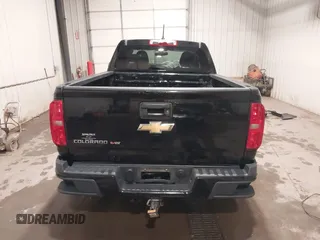 2019 Chevrolet Colorado 4WD Work Truck z VIN 1GCHTBENXK1192664, wystawiony jako IAAI lot #41883583 z przebiegiem 132 753 mil mil oraz . Historia ofert i sprzedaży dostępna na DreamBid. Obrazek 17.