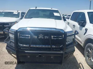 2022 Ram 2500 Tradesman z VIN 3C6UR5HJ7NG351676, wystawiony jako IAAI lot #42728688 z przebiegiem 90 318 mil mil oraz . Historia ofert i sprzedaży dostępna na DreamBid. Obrazek 11.