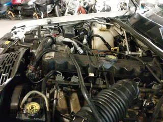 1997 Jeep Grand Cherokee Laredo z VIN 1J4GZ58S9VC562907, wystawiony jako IAAI lot #42102313 z przebiegiem 137 672 mil mil oraz . Historia ofert i sprzedaży dostępna na DreamBid. Obrazek 19.