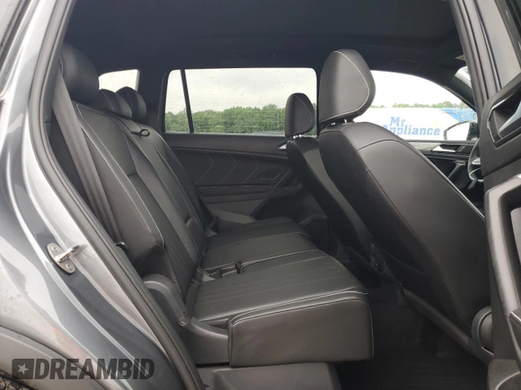 2024 Volkswagen Tiguan SE R-Line Black z VIN 3VVCB7AX0RM109453, wystawiony jako Copart lot #55973745 z przebiegiem 9 620 mil mil oraz Czysty tytuł • Clean title. Historia ofert i sprzedaży dostępna na DreamBid. Obrazek 10.