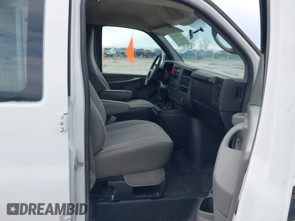 2011 Chevrolet Express Cargo with VIN 1GCWGGBA3B1140951, listed as a IAAI auction lot 42093707 with 343,603 mi miles and . Bid and sale history available at DreamBid. Image 5.