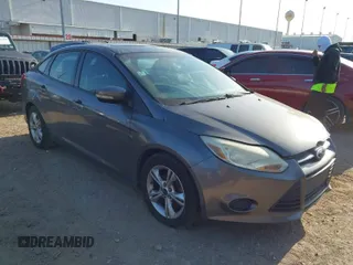 2013 Ford Focus SE with VIN 1FADP3F20DL325958, listed as a IAAI auction lot 41997500 with 195,793 mi miles. Bid and sale history available at carsss.com. Image 1.