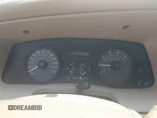 2006 Mercury Grand Marquis GS z VIN 2MEFM74VX6X655255, wystawiony jako IAAI lot #42261870 z przebiegiem Nie podano mil oraz . Historia ofert i sprzedaży dostępna na DreamBid. Obrazek 7.