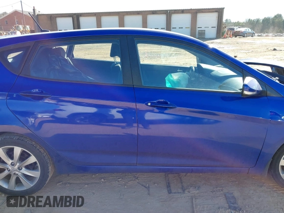 2013 Hyundai Accent SE with VIN KMHCU5AEXDU069605, listed as a IAAI auction lot 41320851 with 110,295 mi miles. Bid and sale history available at carsss.com. Image 13.