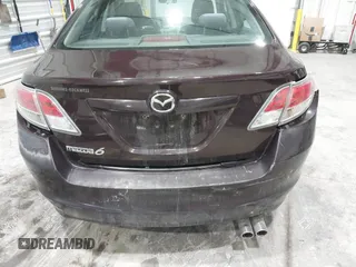 2011 Mazda Mazda6 i Sport with VIN 1YVHZ8BH4B5M30639, listed as a IAAI auction lot 41695216 with 190,338 mi miles. Bid and sale history available at carsss.com. Image 6.