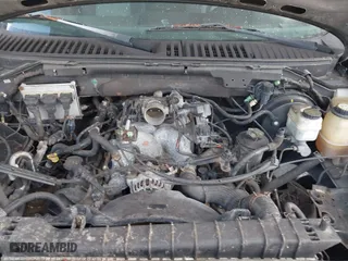 2003 Ford Expedition Special Service with VIN 1FMRU15W13LC32961, listed as a IAAI auction lot 42100080 with 126,047 mi miles. Bid and sale history available at carsss.com. Image 6.