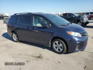 2018 Toyota Sienna LE Auto Access Seat with VIN 5TDKZ3DC3JS961968, listed as a Copart auction lot 76955644 with 28,513 mi miles and Salvage title. Bid and sale history available at DreamBid. Image 4.