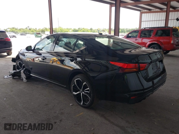 2024 Nissan Altima SR z VIN 1N4BL4CV9RN372862, wystawiony jako IAAI lot #42377093 z przebiegiem 27 176 mil mil oraz . Historia ofert i sprzedaży dostępna na DreamBid. Obrazek 3.