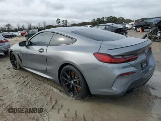 2024 BMW 8 Series M850i xDrive z VIN WBABC4C0XRCN56084, wystawiony jako Copart lot #86747974 z przebiegiem Nie podano mil oraz Szkody całkowita. Historia ofert i sprzedaży dostępna na DreamBid. Obrazek 2.