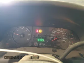 2006 Ford F-250 XL z VIN 1FTNF21586EB14334, wystawiony jako Copart lot #44016915 z przebiegiem 101 927 mil mil oraz Szkoda całkowita • Salvage title. Historia ofert i sprzedaży dostępna na DreamBid. Obrazek 9.