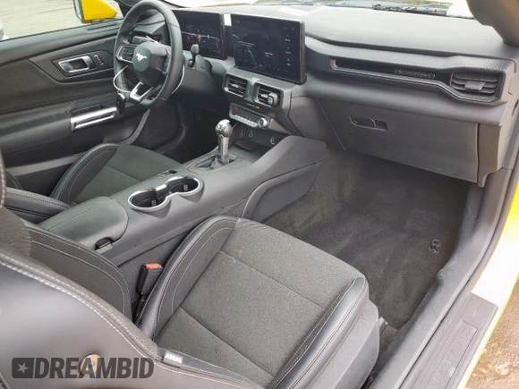 2024 Ford Mustang EcoBoost z VIN 1FA6P8TH1R5136181, wystawiony jako Copart lot #55121845 z przebiegiem 17 396 mil mil oraz Czysty tytuł • Clean title. Historia ofert i sprzedaży dostępna na DreamBid. Obrazek 8.