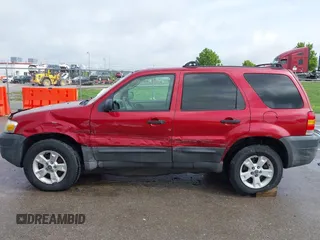 2006 Ford Escape XLT z VIN 1FMYU93166KA44836, wystawiony jako IAAI lot #42104051 z przebiegiem 176 367 mil mil oraz . Historia ofert i sprzedaży dostępna na DreamBid. Obrazek 14.