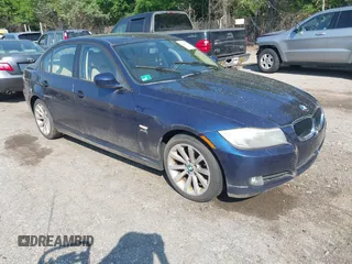 2011 BMW 3 Series 328i xDrive z VIN WBAPK5C53BF123818, wystawiony jako IAAI lot #42425767 z przebiegiem Nie podano mil oraz . Historia ofert i sprzedaży dostępna na DreamBid. Obrazek 1.