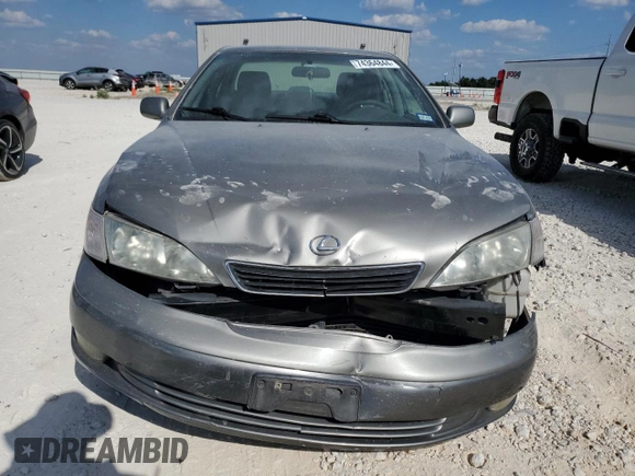 1998 Lexus ES 300 Luxury Sport Sdn with VIN JT8BF28G2W5046136, listed as a Copart auction lot 74364844 with 209,940 mi miles and Salvage Title. Bid and sale history available at carsss.com. Image 5.