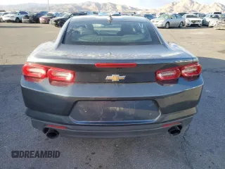 2021 Chevrolet Camaro 1LS z VIN 1G1FB1RX6M0137372, wystawiony jako Copart lot #43412985 z przebiegiem 33 103 mil mil oraz Szkoda całkowita • Salvage title. Historia ofert i sprzedaży dostępna na DreamBid. Obrazek 6.