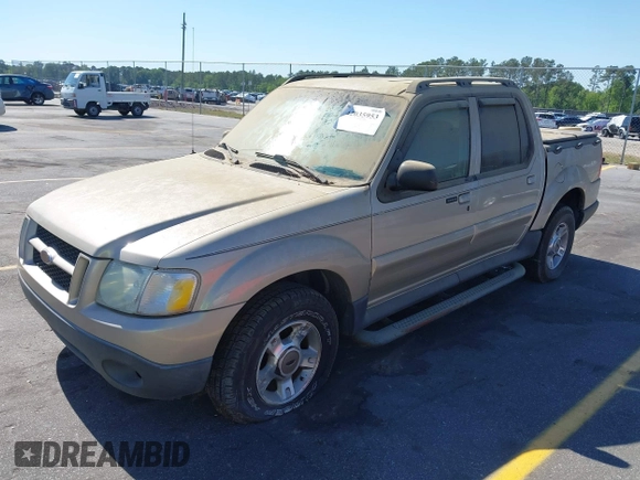 2004 Ford Explorer Sport Trac XLS z VIN 1FMZU67K24UA66100, wystawiony jako IAAI lot #42035953 z przebiegiem 217 105 mil mil oraz . Historia ofert i sprzedaży dostępna na DreamBid. Obrazek 2.