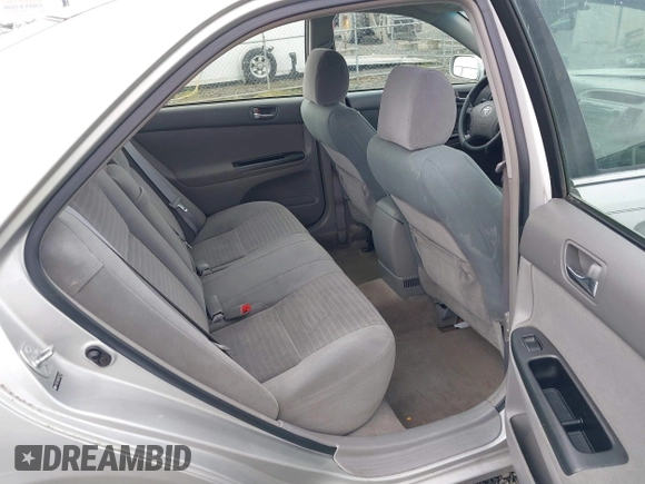 2006 Toyota Camry STD z VIN 4T1BE32K86U157718, wystawiony jako IAAI lot #41805465 z przebiegiem 327 299 mil mil oraz . Historia ofert i sprzedaży dostępna na DreamBid. Obrazek 8.
