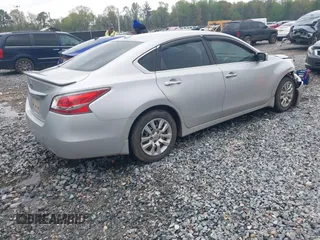 2015 Nissan Altima 2.5 SV with VIN 1N4AL3AP5FC267088, listed as a IAAI auction lot 41914200 with 154,518 mi miles. Bid and sale history available at carsss.com. Image 4.